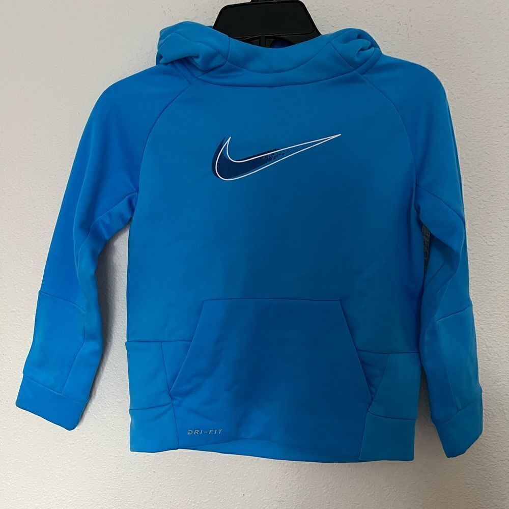 Boys Nike Therma-FIT Swoosh Pullover Hoodie size 6